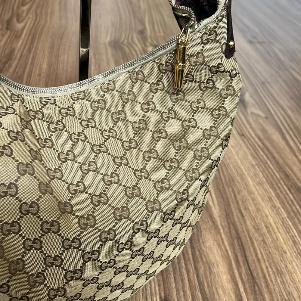 A215 - 💯 % authentic Gucci shoulder bag - Picture 6 of 16